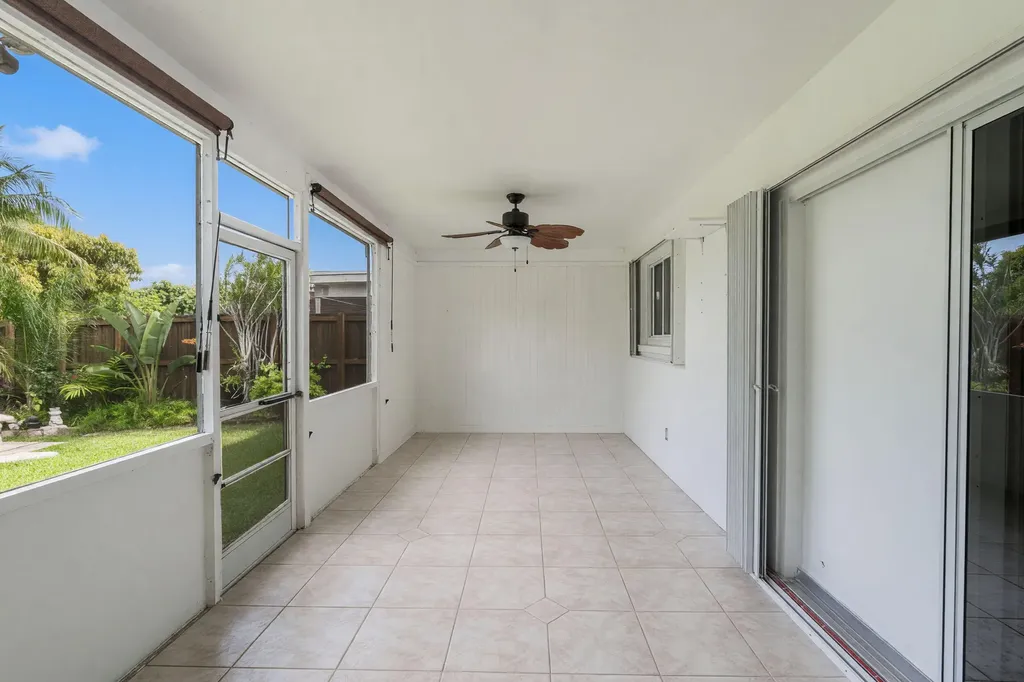 2141 N 56th Avenue Hollywood FL 33021