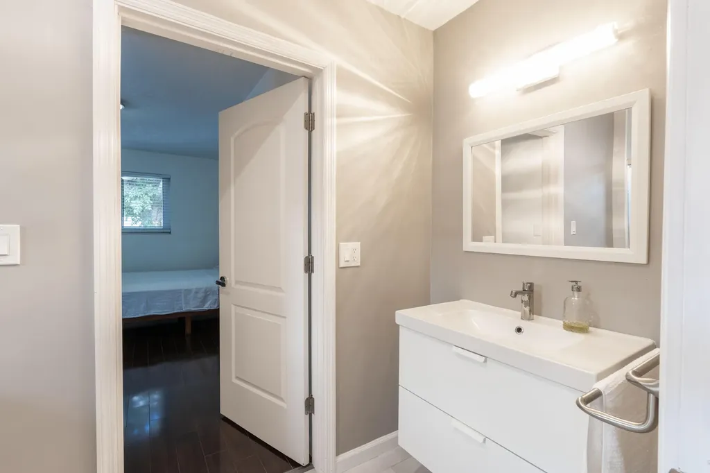 2141 N 56th Avenue Hollywood FL 33021