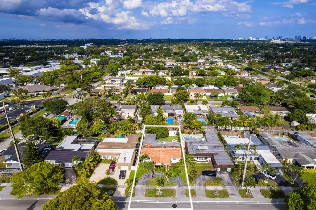 2141 N 56th Avenue Hollywood FL 33021