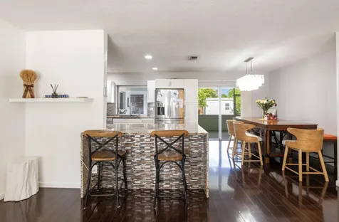 2141 N 56th Avenue Hollywood FL 33021