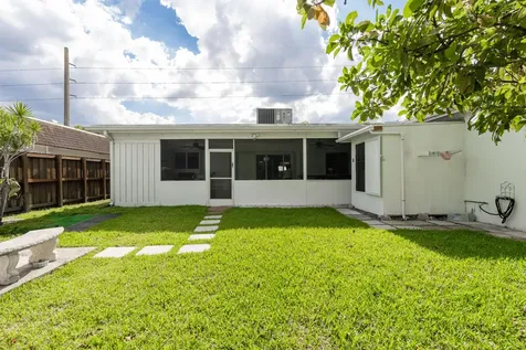 2141 N 56th Avenue Hollywood FL 33021