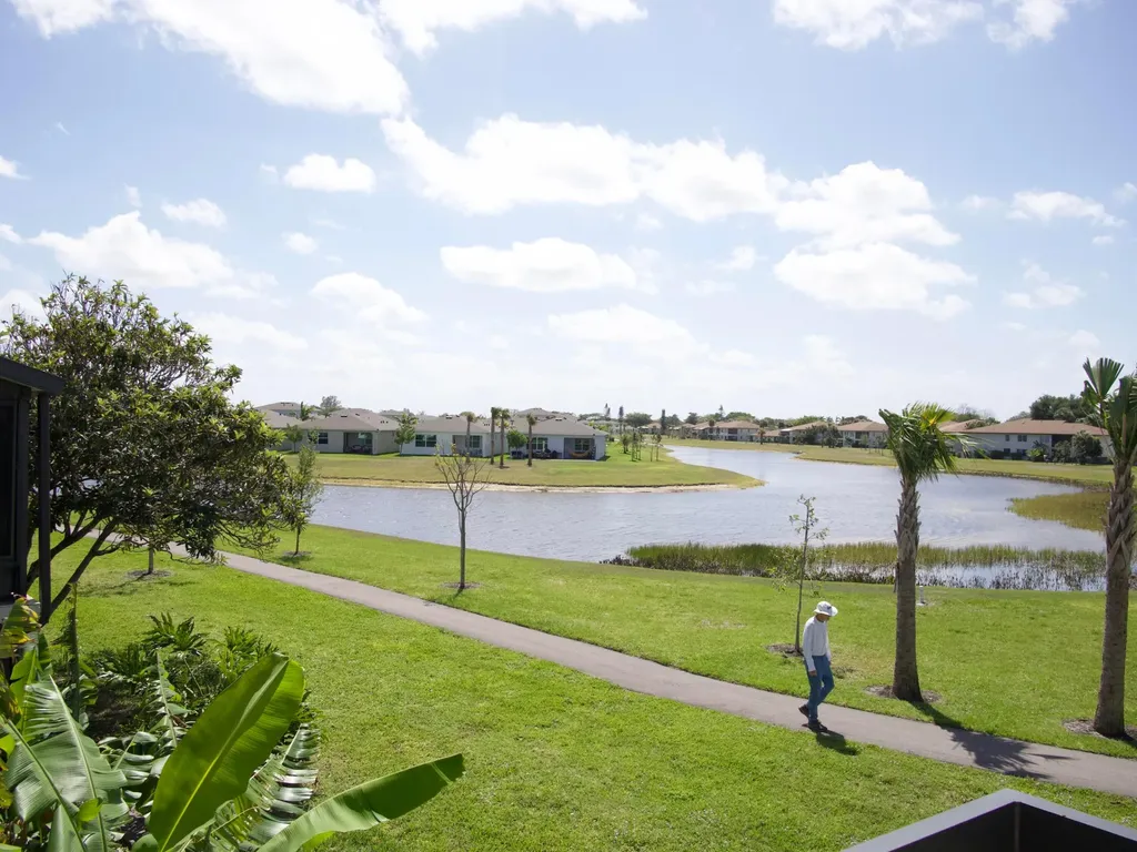 13817 Royal Palm Court Delray Beach FL 33484