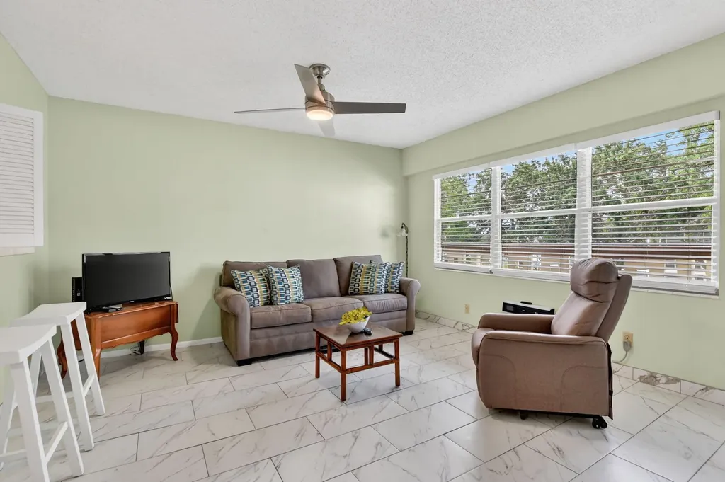 415 Mansfield Boca Raton FL 33434