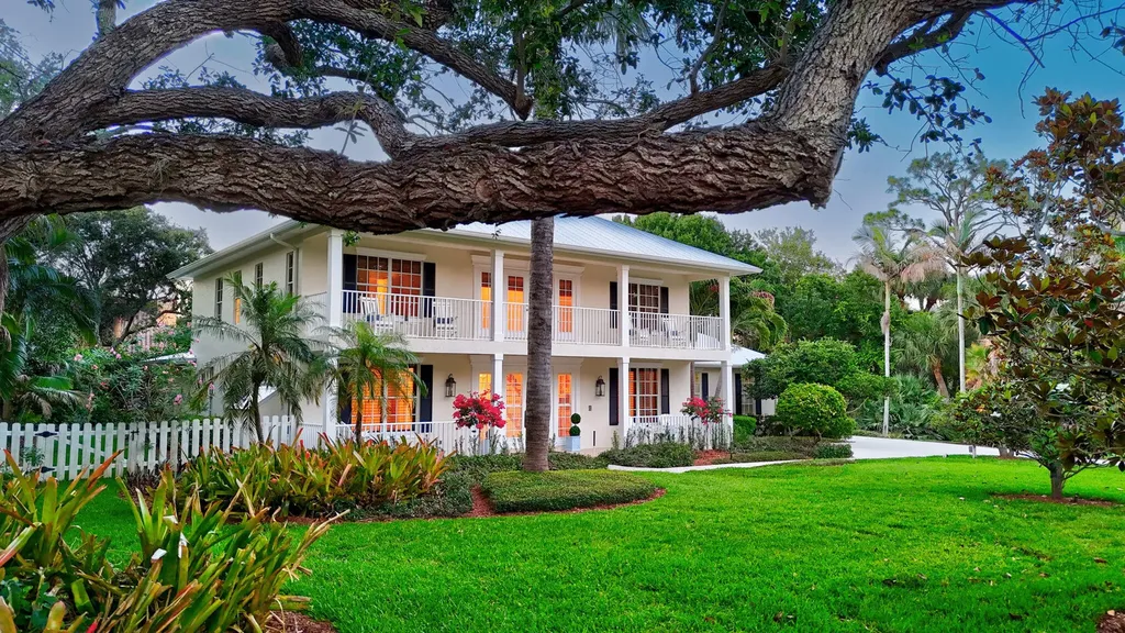 2 Castle Hill Way Sewalls Point FL 34996