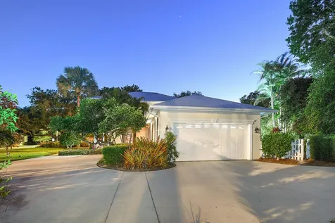 2 Castle Hill Way Sewalls Point FL 34996