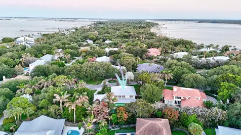 2 Castle Hill Way Sewalls Point FL 34996