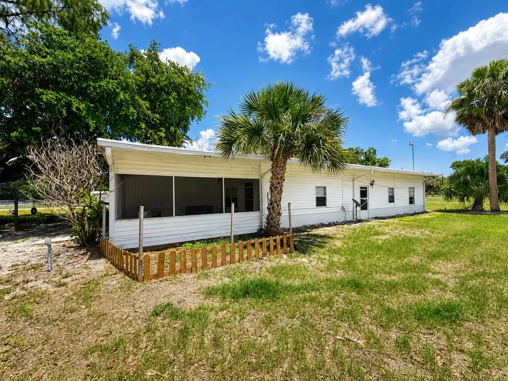 482 Palmetto Avenue Palmdale FL 33935