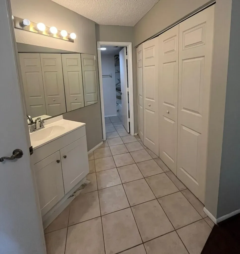 1537 SE Royal Green Circle Port St Lucie FL 34952