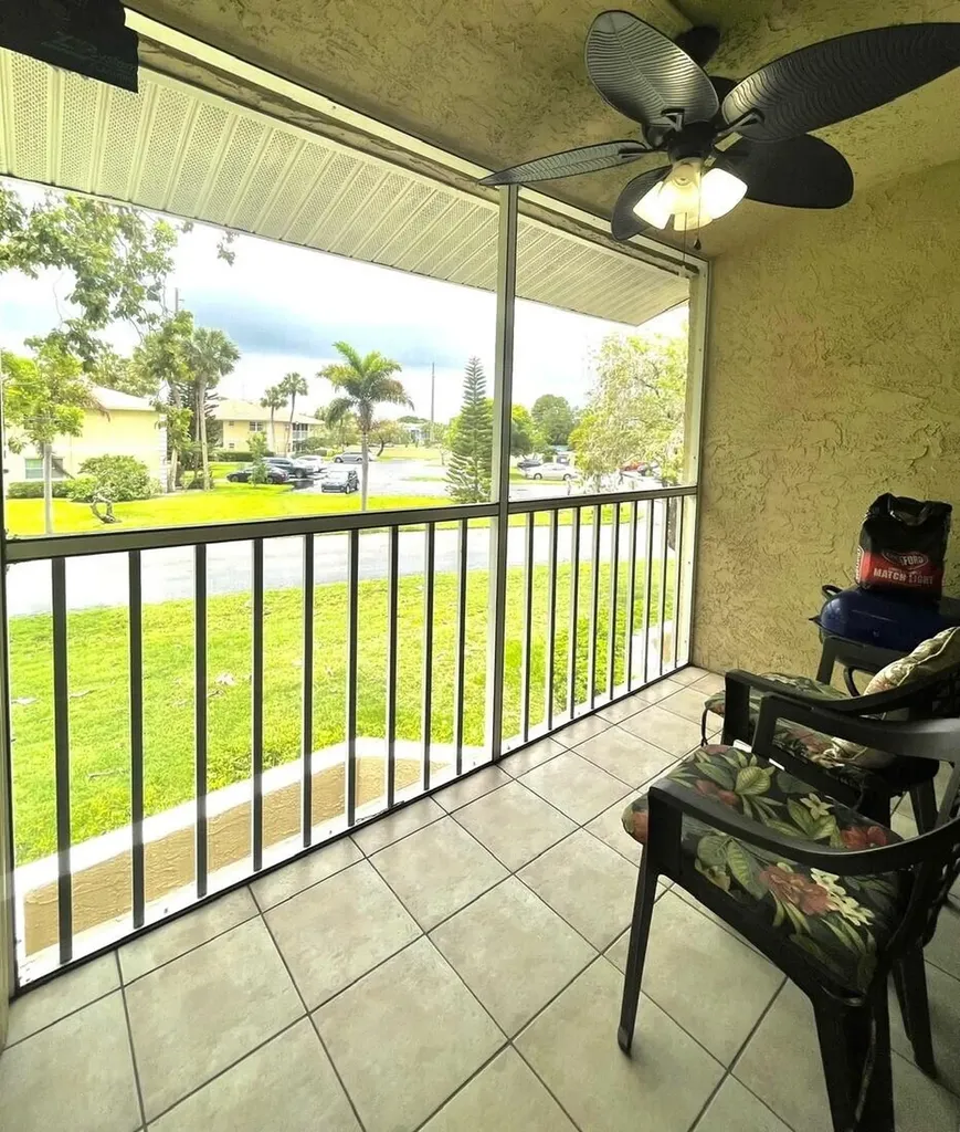 1537 SE Royal Green Circle Port St Lucie FL 34952
