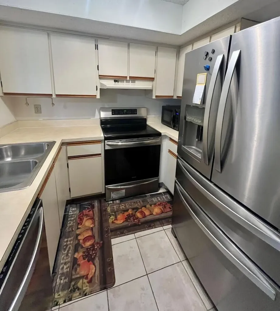 1537 SE Royal Green Circle Port St Lucie FL 34952