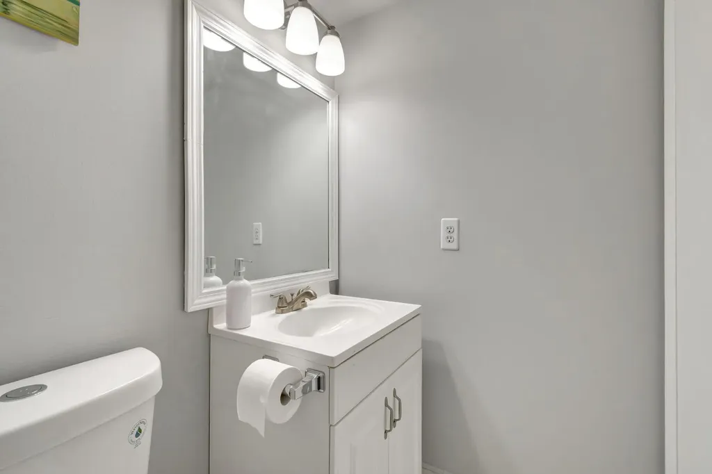 3031 Cornwall B Boca Raton FL 33434