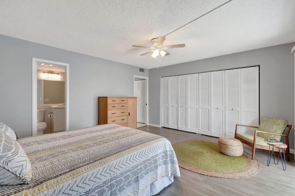3031 Cornwall B Boca Raton FL 33434