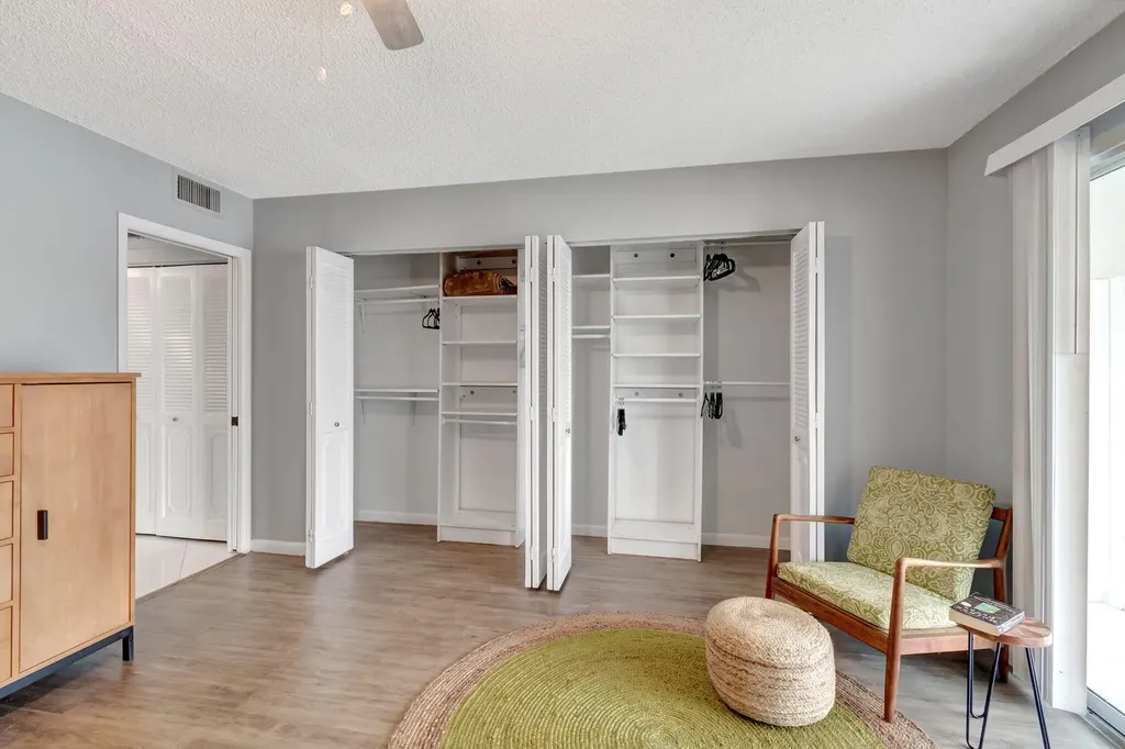 3031 Cornwall B Boca Raton FL 33434