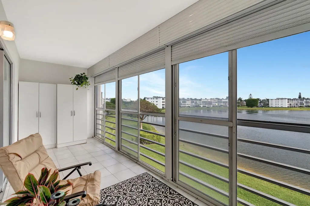 3031 Cornwall B Boca Raton FL 33434