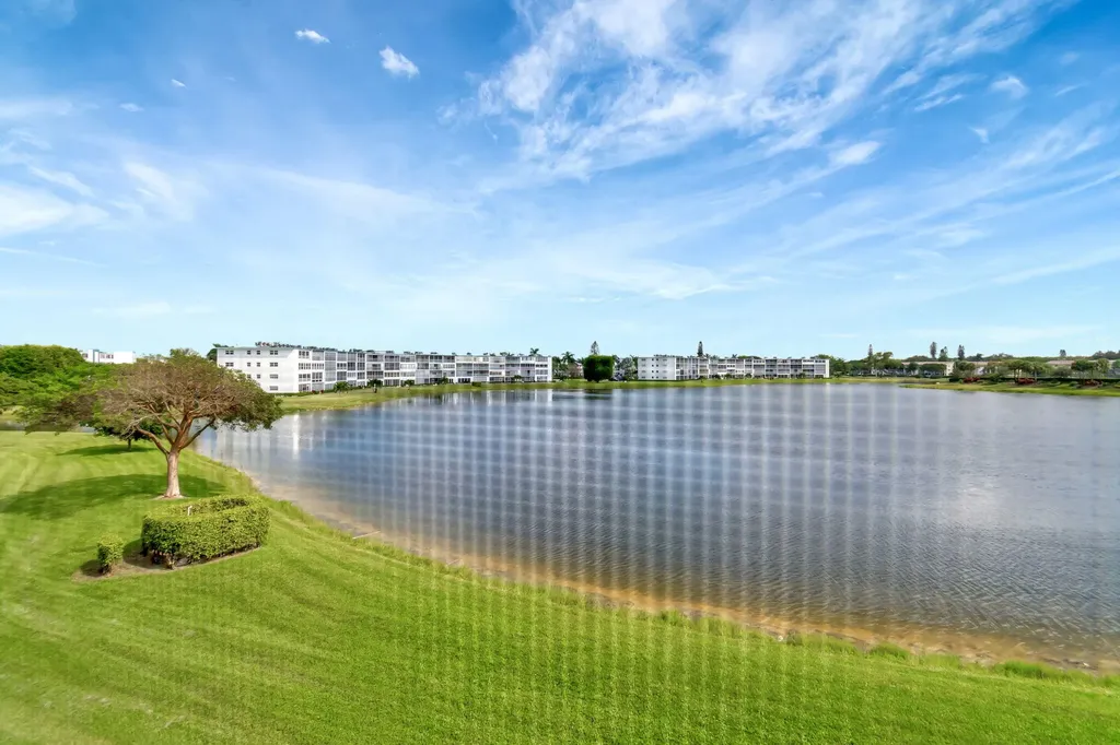 3031 Cornwall B Boca Raton FL 33434
