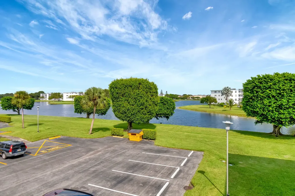 3031 Cornwall B Boca Raton FL 33434