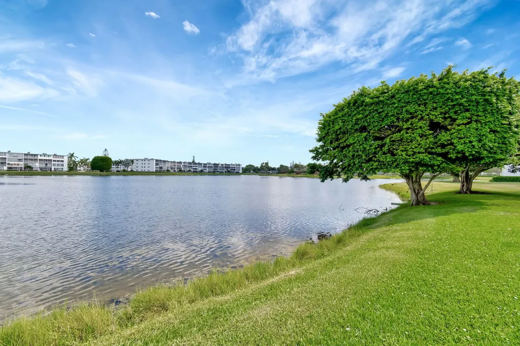 3031 Cornwall B Boca Raton FL 33434