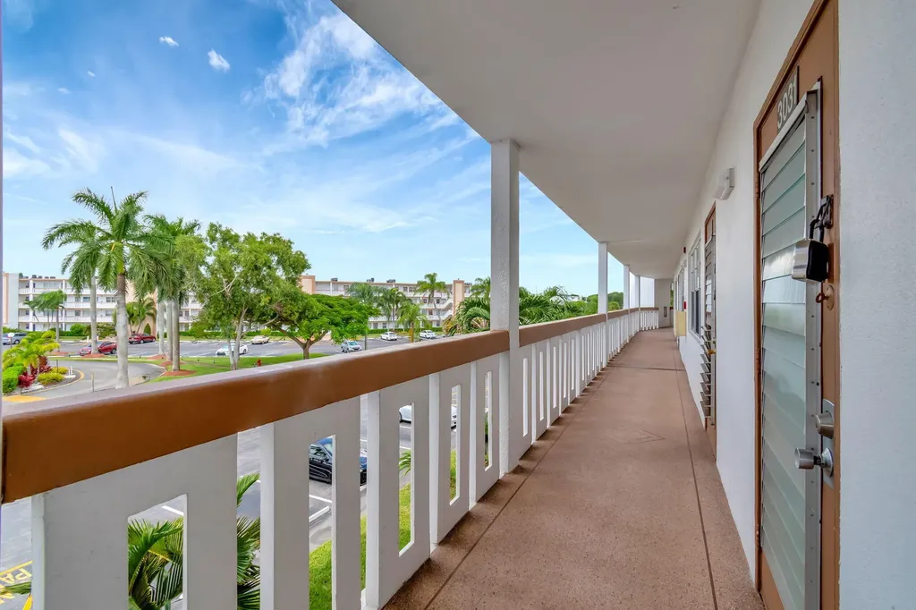 3031 Cornwall B Boca Raton FL 33434