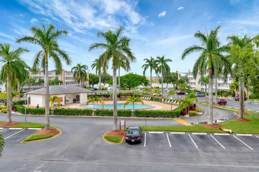 3031 Cornwall B Boca Raton FL 33434