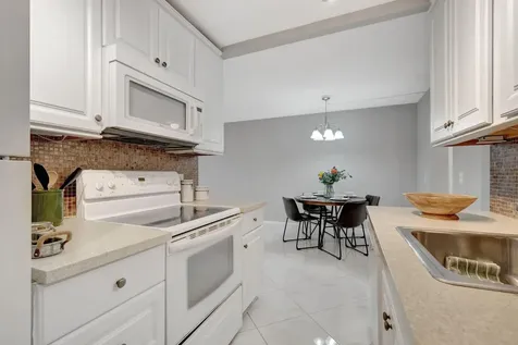 3031 Cornwall B Boca Raton FL 33434