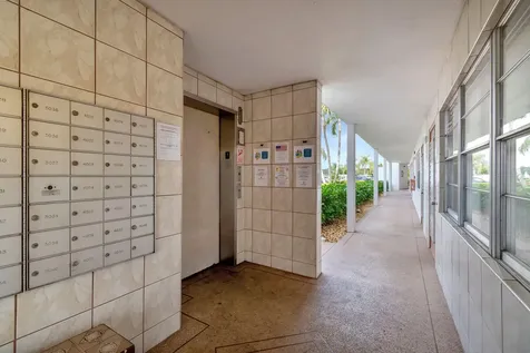 3031 Cornwall B Boca Raton FL 33434