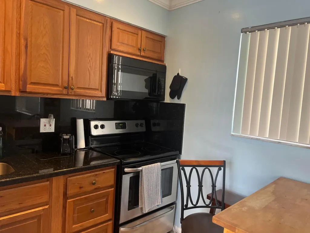 322 Harding Street Hollywood FL 33019