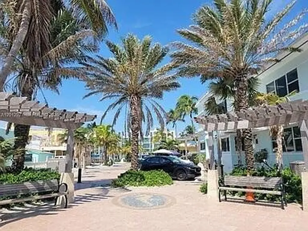 322 Harding Street Hollywood FL 33019