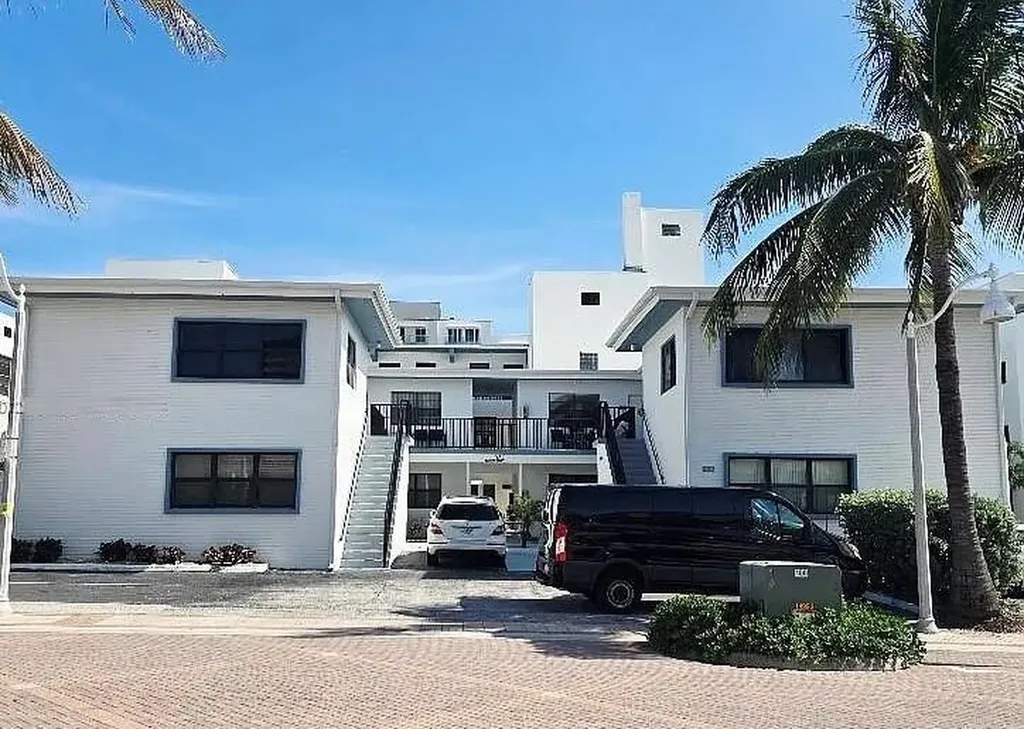 322 Harding Street Hollywood FL 33019