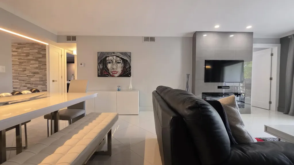 9301 Sunrise Lakes Boulevard Sunrise FL 33322