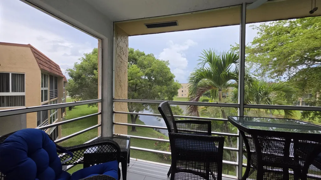 9301 Sunrise Lakes Boulevard Sunrise FL 33322