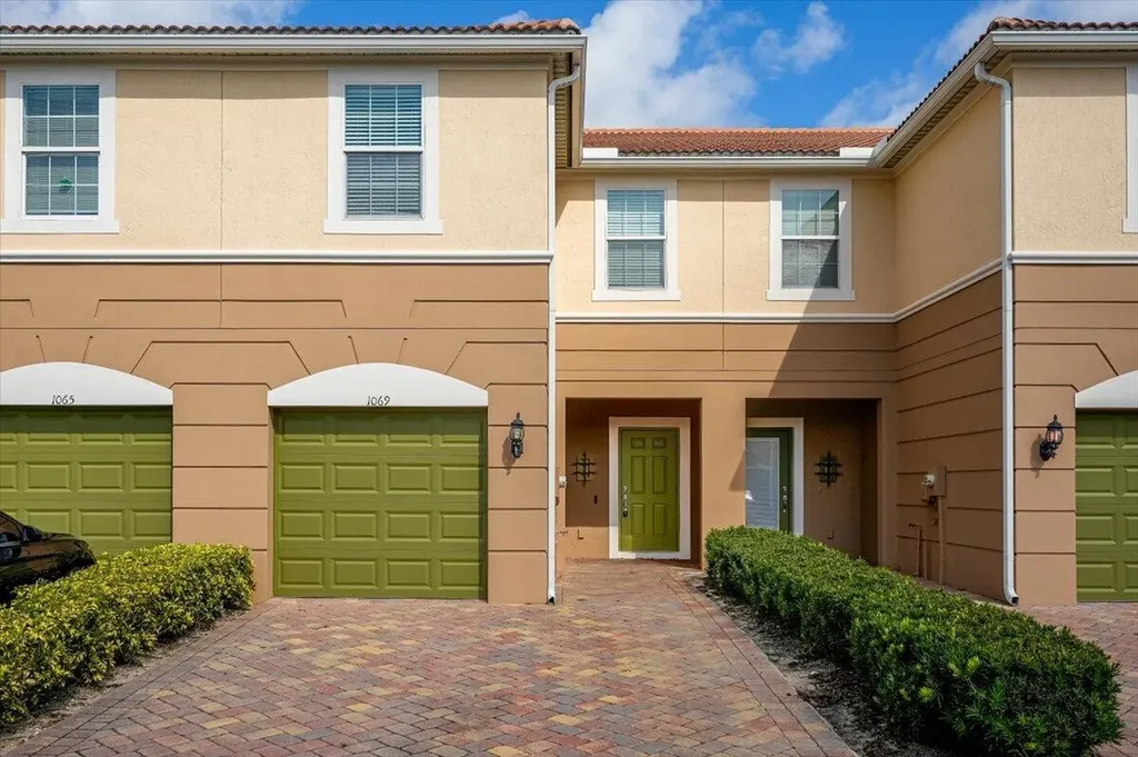 1069 Normandie Way Vero Beach FL 32960
