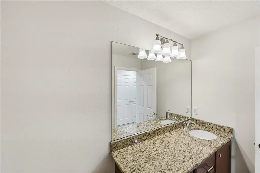 1069 Normandie Way Vero Beach FL 32960
