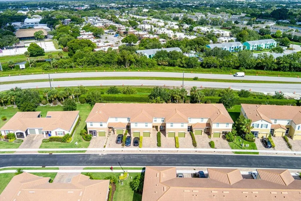 1069 Normandie Way Vero Beach FL 32960