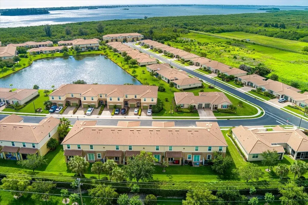 1069 Normandie Way Vero Beach FL 32960