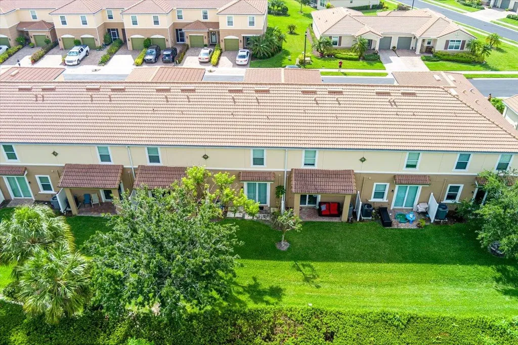 1069 Normandie Way Vero Beach FL 32960
