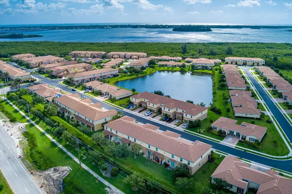 1069 Normandie Way Vero Beach FL 32960