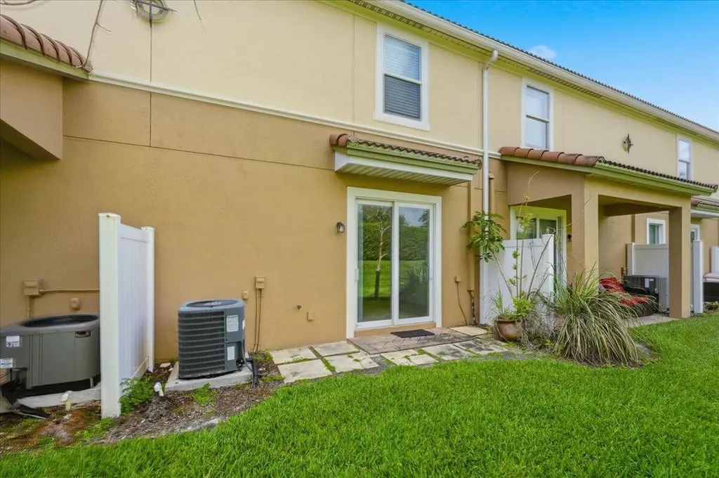 1069 Normandie Way Vero Beach FL 32960