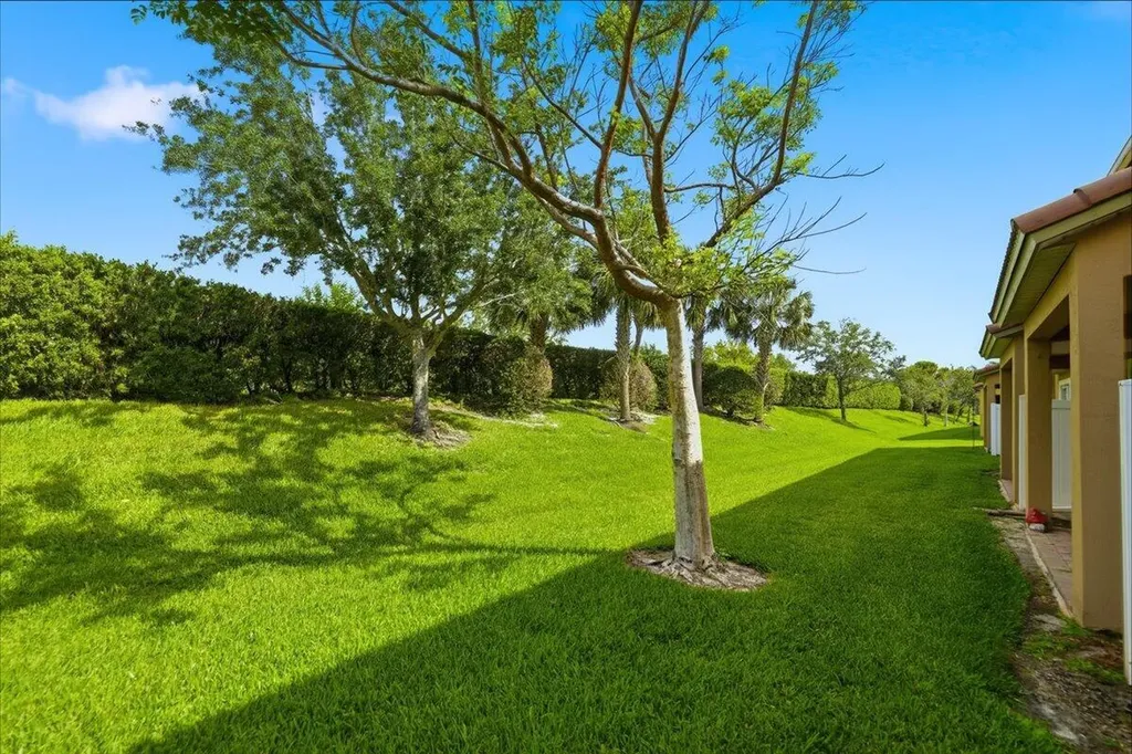 1069 Normandie Way Vero Beach FL 32960
