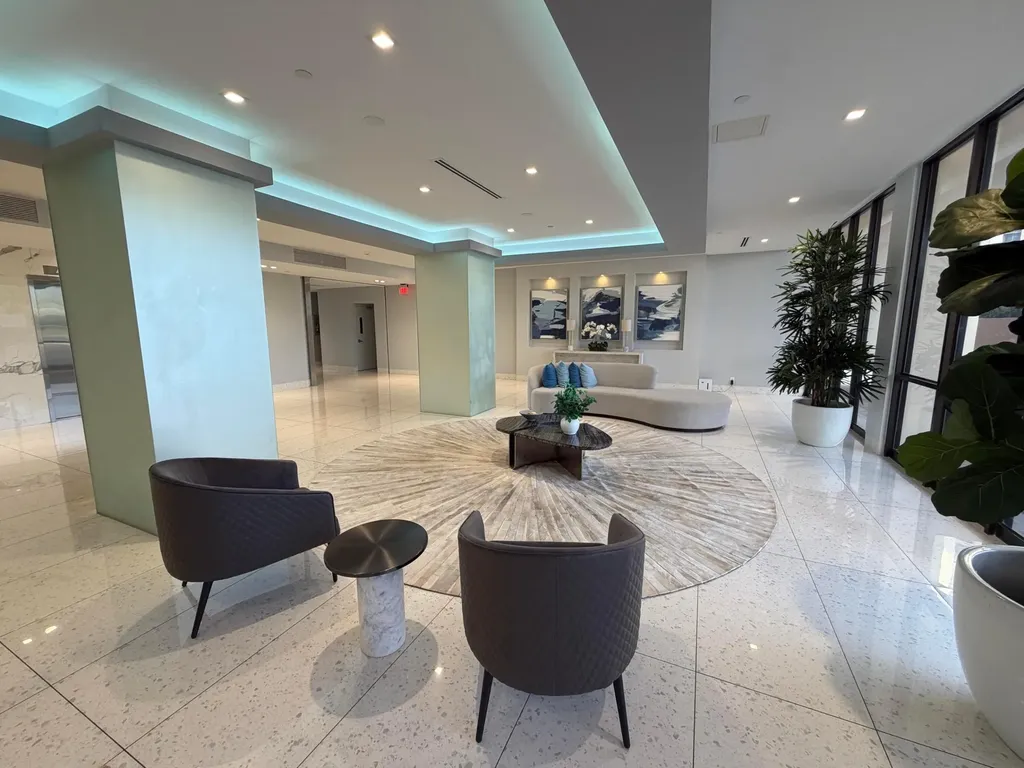 20301 W Country Club Drive Aventura FL 33180