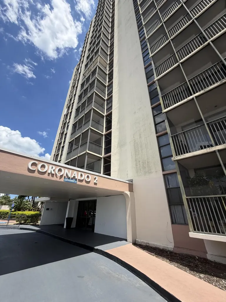20301 W Country Club Drive Aventura FL 33180