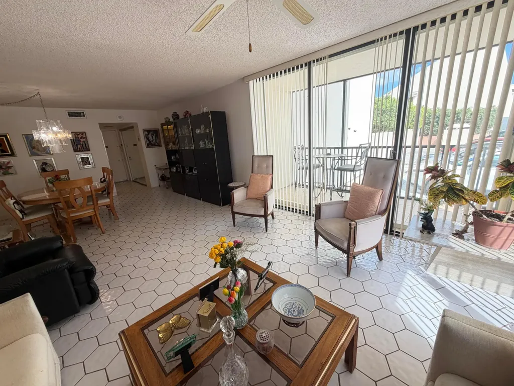 20301 W Country Club Drive Aventura FL 33180