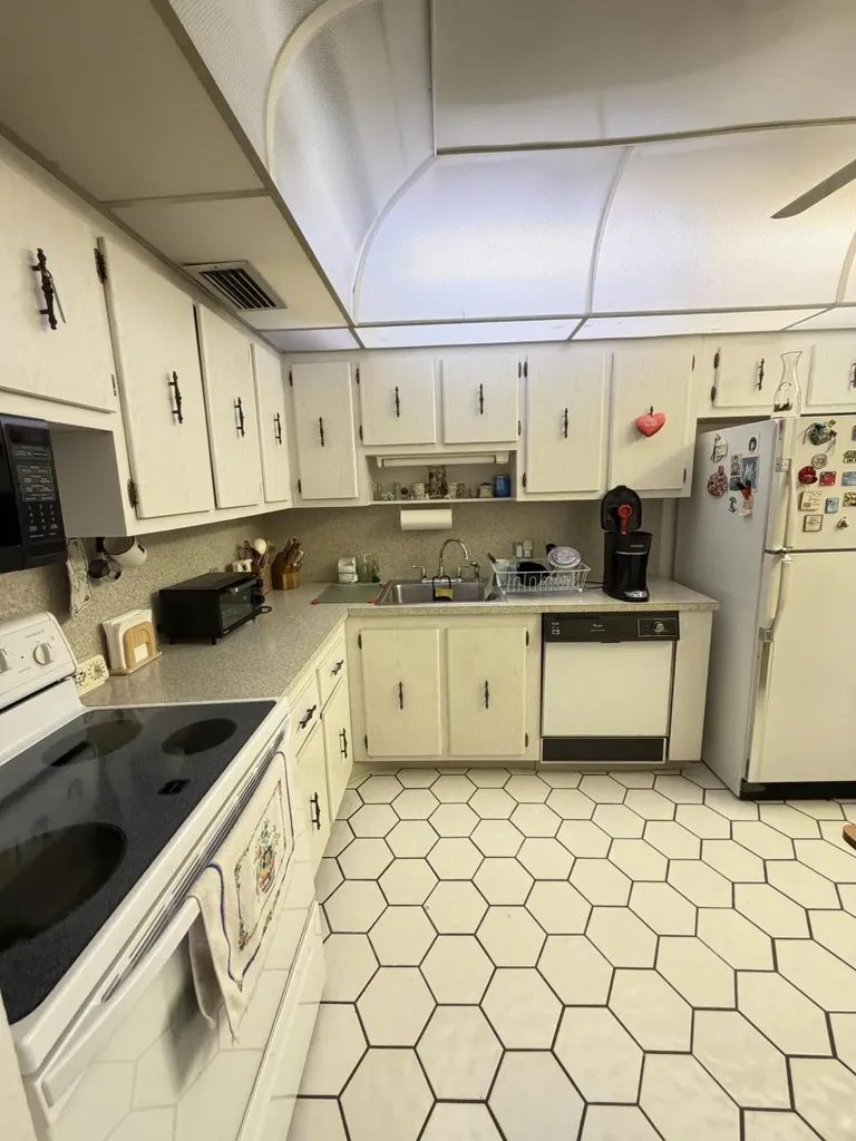 20301 W Country Club Drive Aventura FL 33180