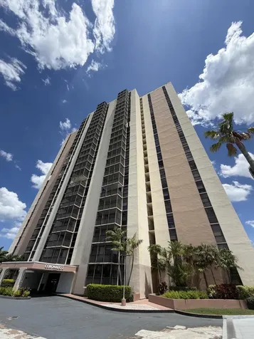 20301 W Country Club Drive Aventura FL 33180