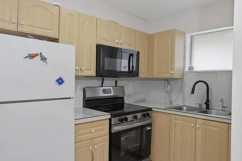 700 SE 9th Court Hialeah FL 33010