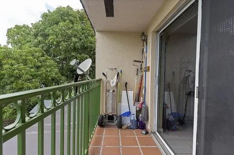 700 SE 9th Court Hialeah FL 33010