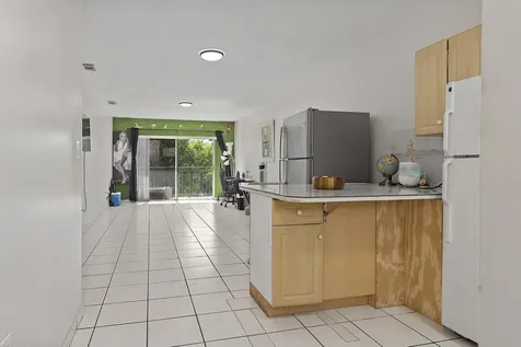 700 SE 9th Court Hialeah FL 33010