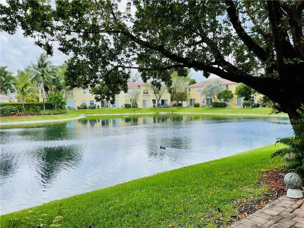 2851 W Prospect Road Tamarac FL 33309