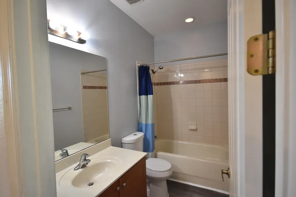 2851 W Prospect Road Tamarac FL 33309