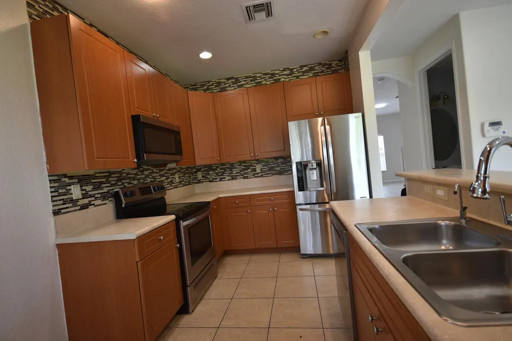 2851 W Prospect Road Tamarac FL 33309