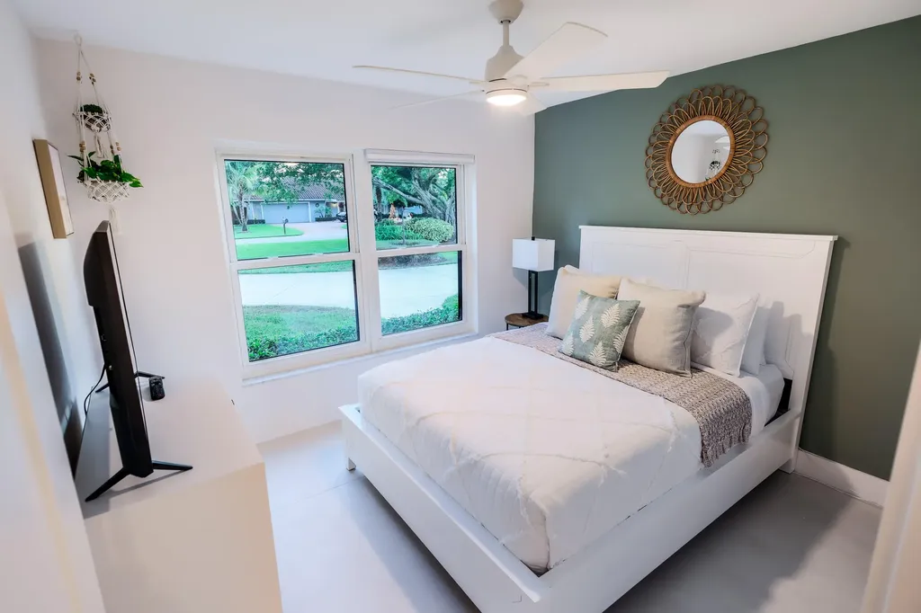 3127 Sherwood Boulevard Delray Beach FL 33445